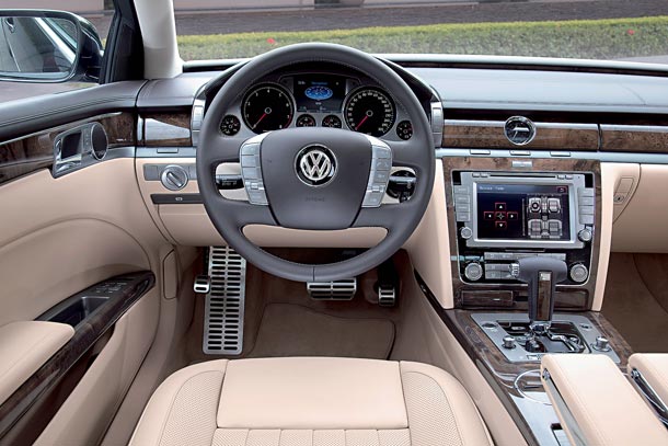 Volkswagen Phaeton LWB saloon