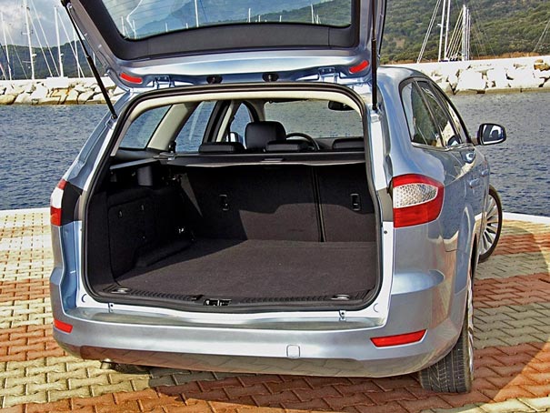 Ford_Mondeo_Wagon_bagazh