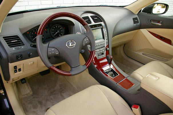 Lexus-ES_salon