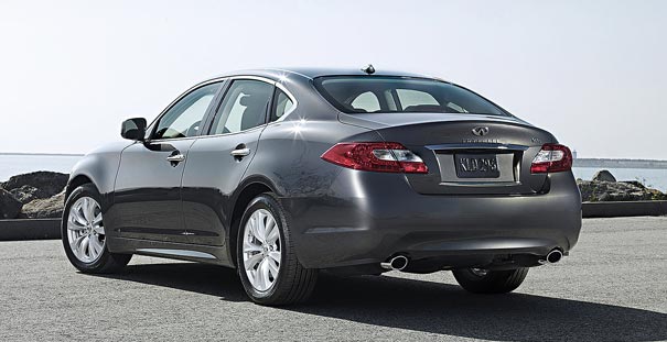 Infiniti M56 Rear