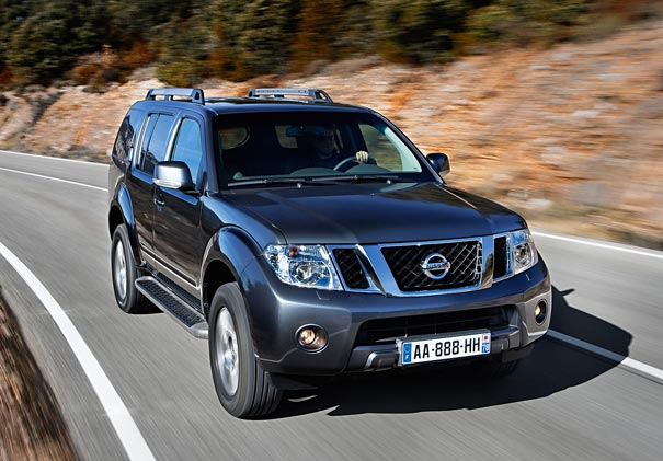 Nissan Pathfinder face