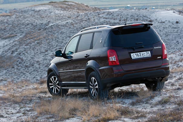 SsangYong Rexton zad