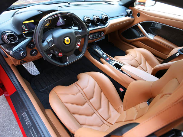 Ferrari-F12berlinetta salon