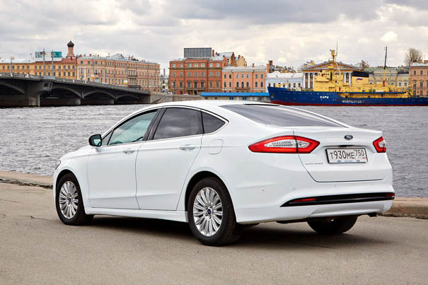 Ford_Mondeo zad