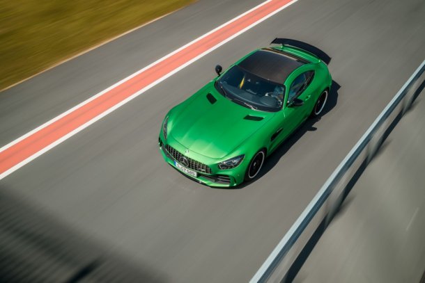 Суперкар Mercedes-AMG GT обзавелся самой мощной и быстрой трековой модификацией R