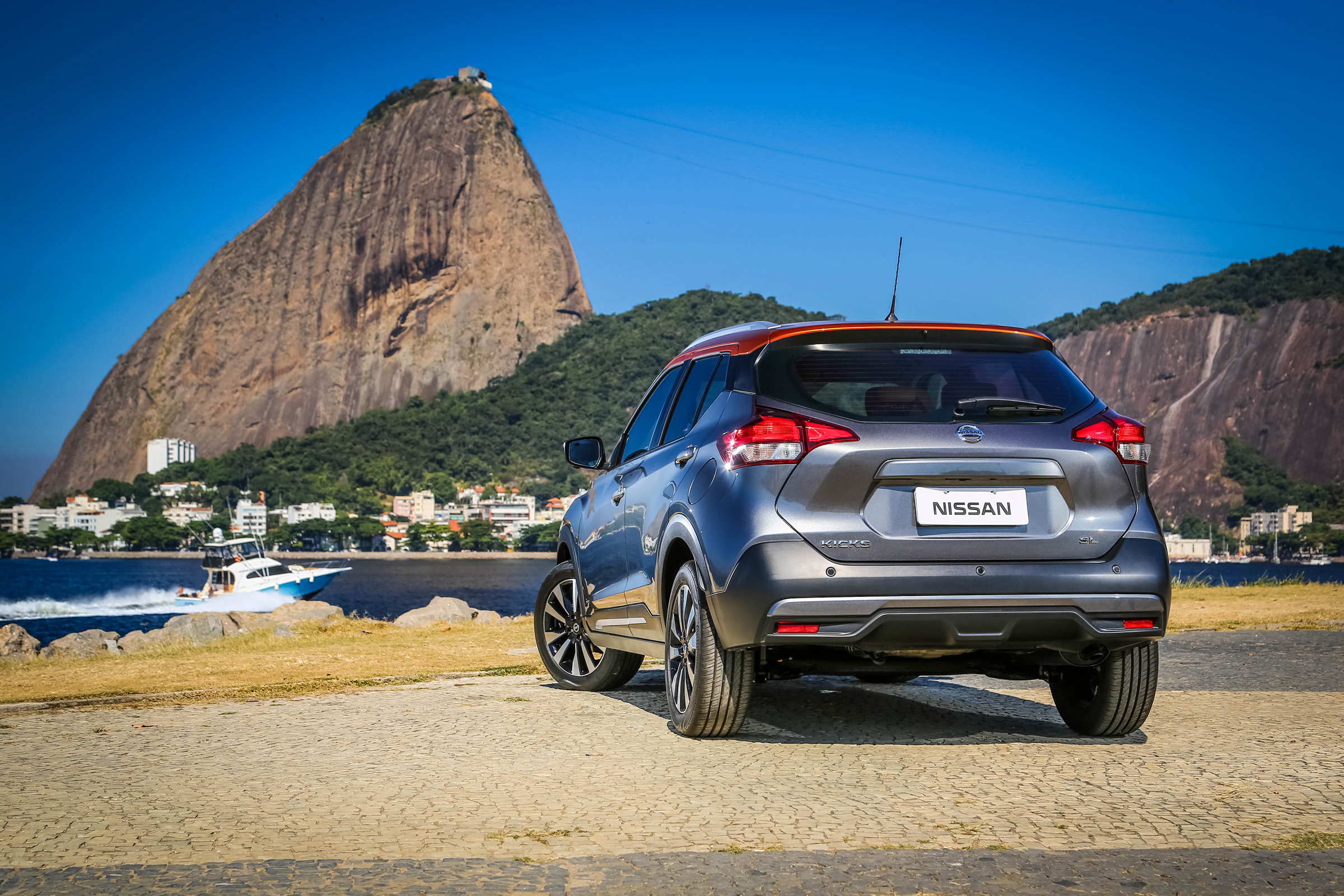 Nissan Kicks, Nissan, кроссовер