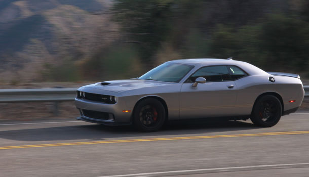 “Dodge Challenger SRT Hellcat»: без прививки от бешенства