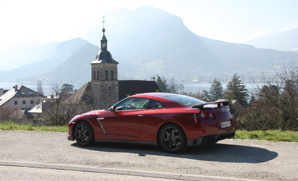 "Nissan GT-R": хищник в домашних тапочках