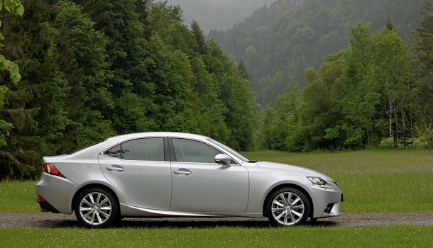 "Lexus IS": Синтезированный