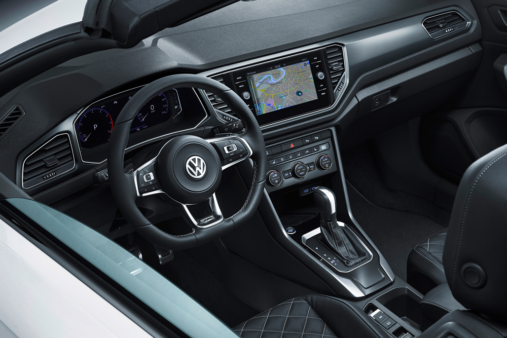 Volkswagen_T-Roc_Cabriolet_Interior.jpg Volkswagen_T-Roc_Cabriolet_Interior.jpg
