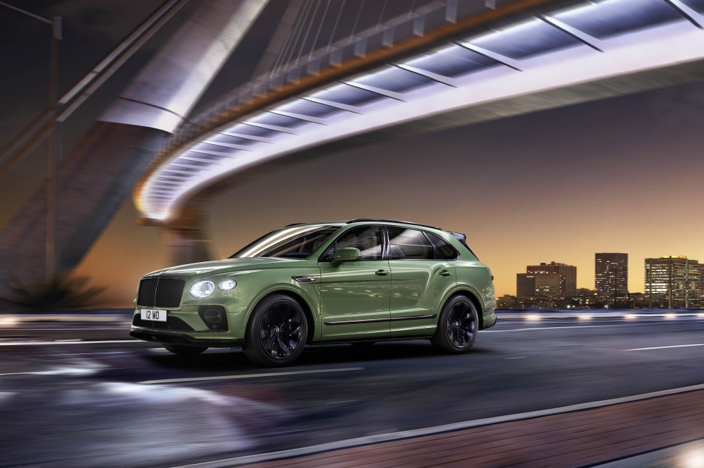 New Bentayga - Alpine Green - 3.jpg
