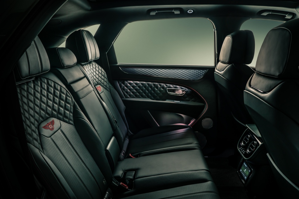 New Bentayga - Alpine Green - 15.jpg