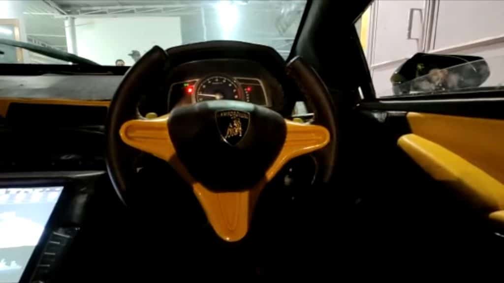 Honda Civic переделали в Lamborghini Aventador SVJ
