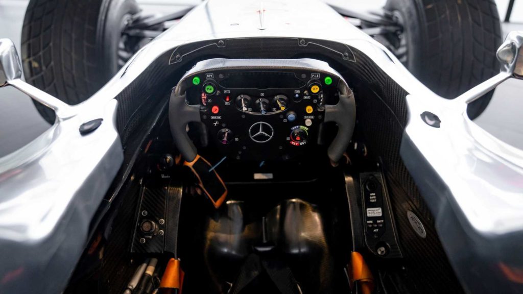 Продан первый болид McLaren-Mercedes MP4-25A Льюиса Хэмилтона