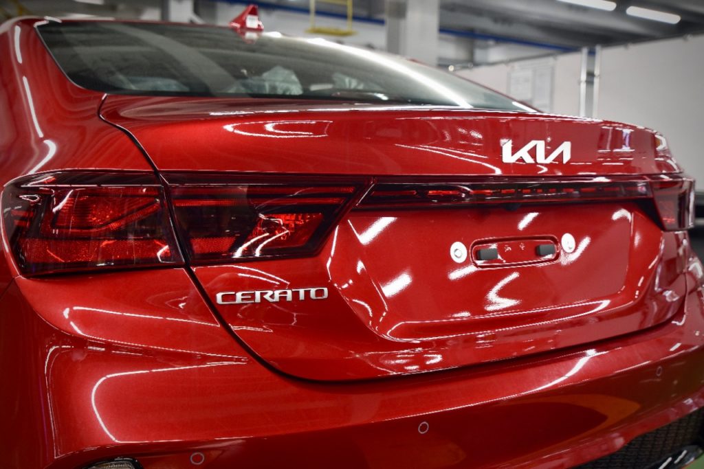 Обновленный седан Kia Cerato появится в продаже в сентябре