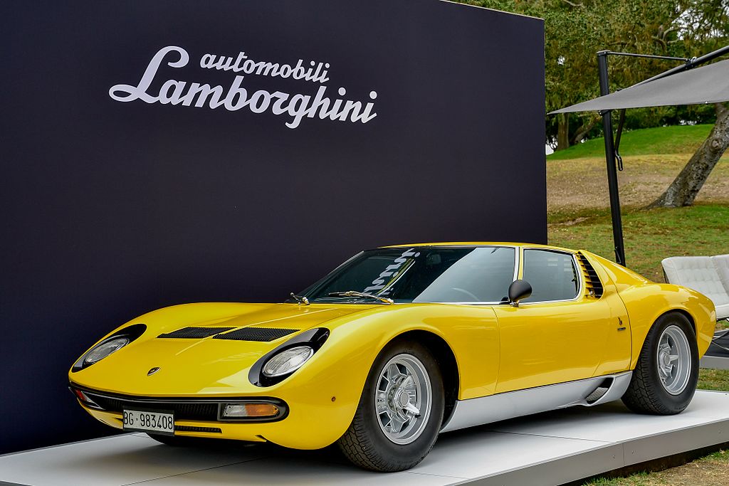 Книгу о Lamborghini Miura предлагают за 5500 фунтов стерлингов