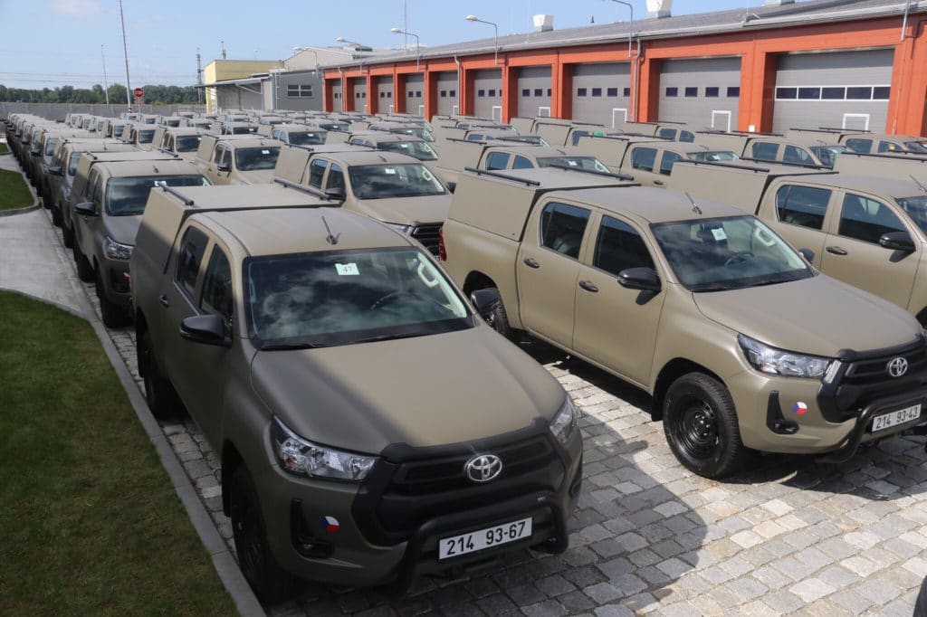 Чешские военные пересаживаются с УАЗ-469 на Toyota Hilux