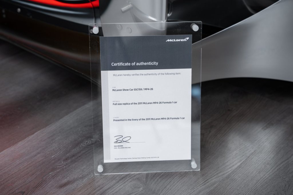 Макет болида McLaren MP4-26 продали за 21,8 миллиона рублей