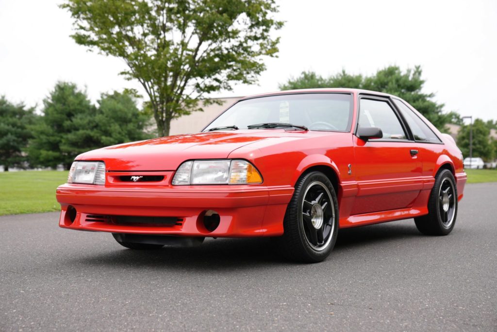 28-летний Ford Mustang продали в 5 раз дороже современного