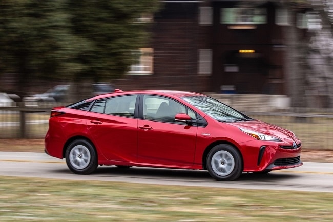 Toyota Prius: гибридный боец