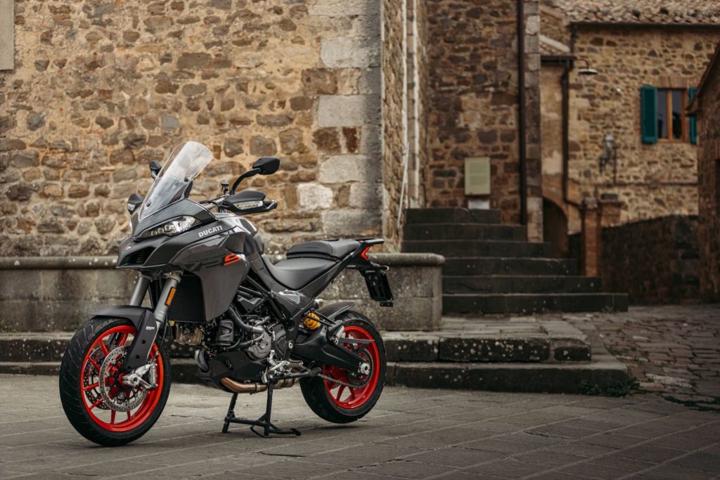 Ducati представила новый туристический мотоцикл Multistrada V2