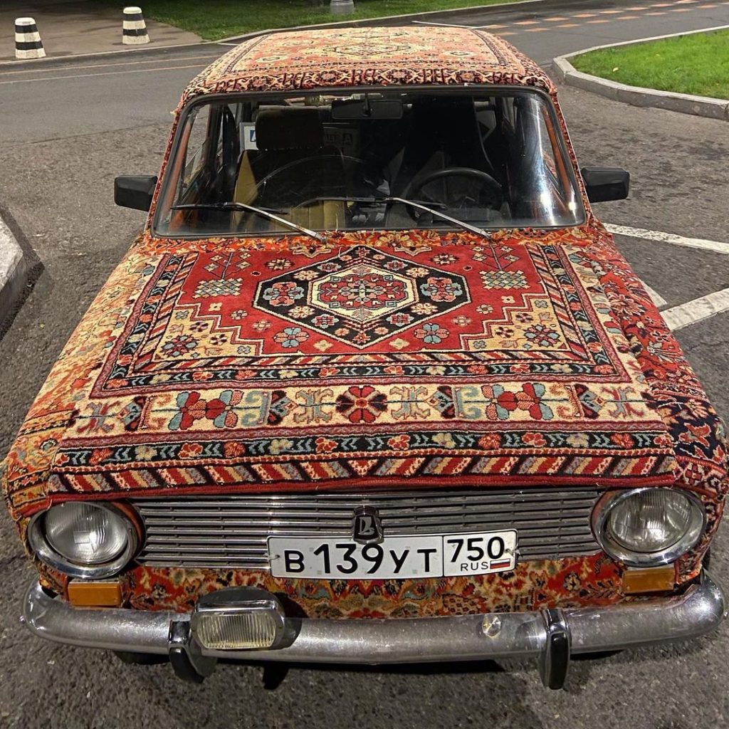 ВАЗ-2101 получил «ковровый» тюнинг