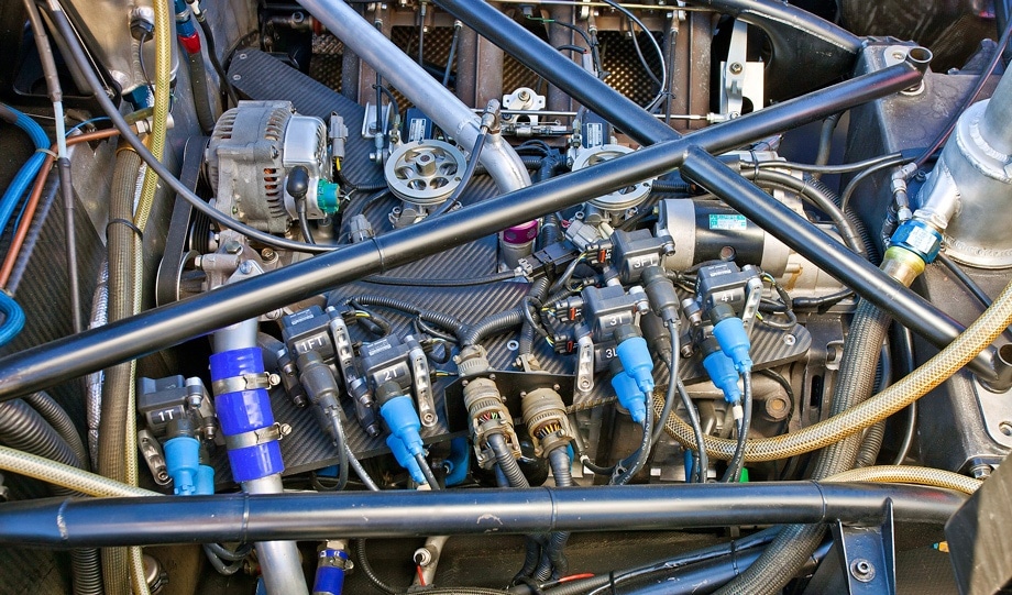 Предлагается масштабная копия двигателя победного Mazda 787B