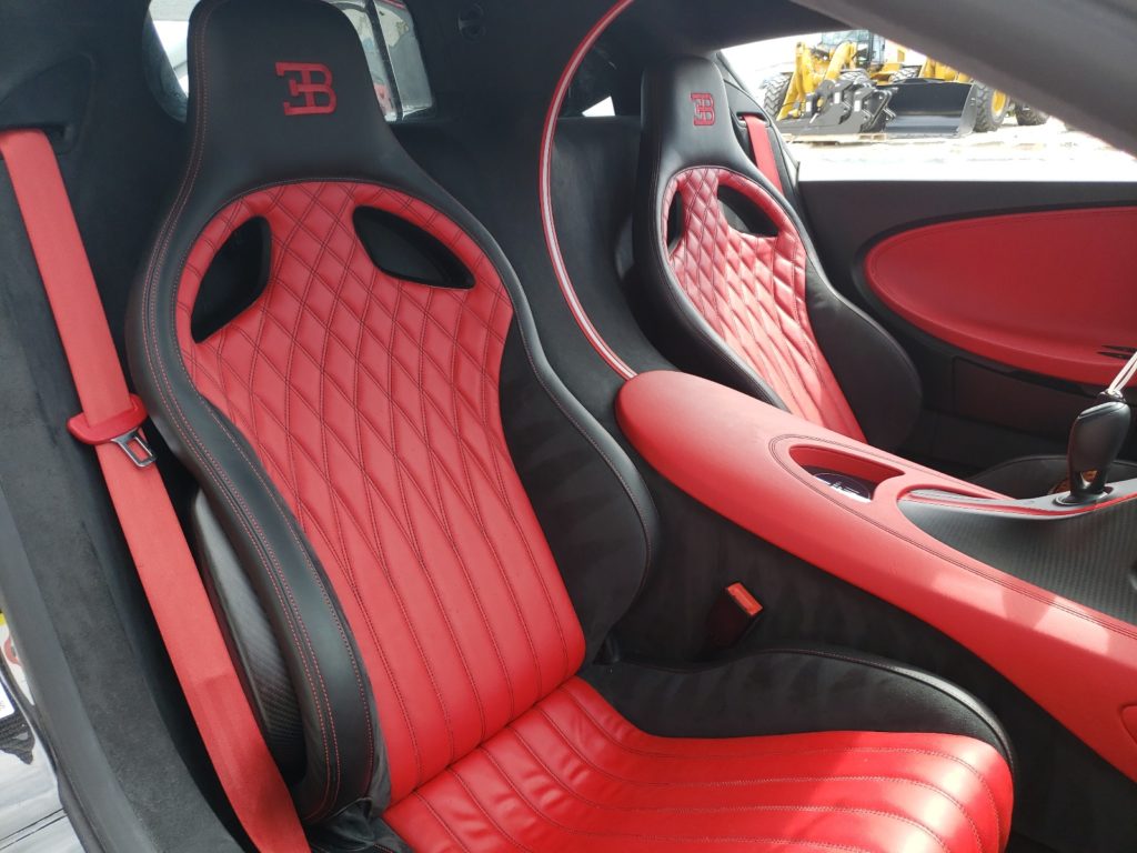 Продается поврежденный огнем Bugatti Chiron