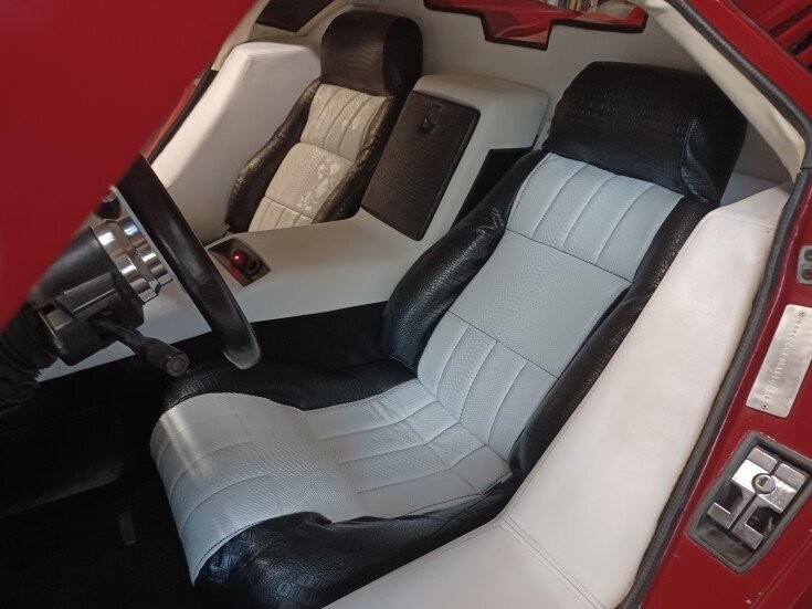 В США продается Toyota MR2, переделанная в Lamborghini Countach