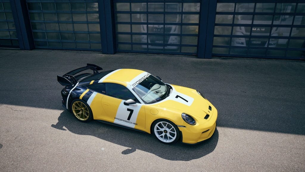 Победитель Ле-Мана получил Porsche 911 GT3 с гоночной ливреей