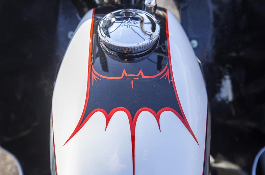 Продается мотоцикл Бэтмена на базе Yamaha Catalina