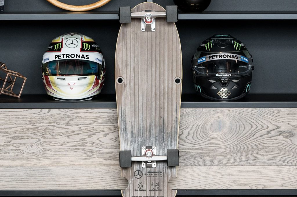 Из болида Формулы-1 Mercedes сделали скейтборды