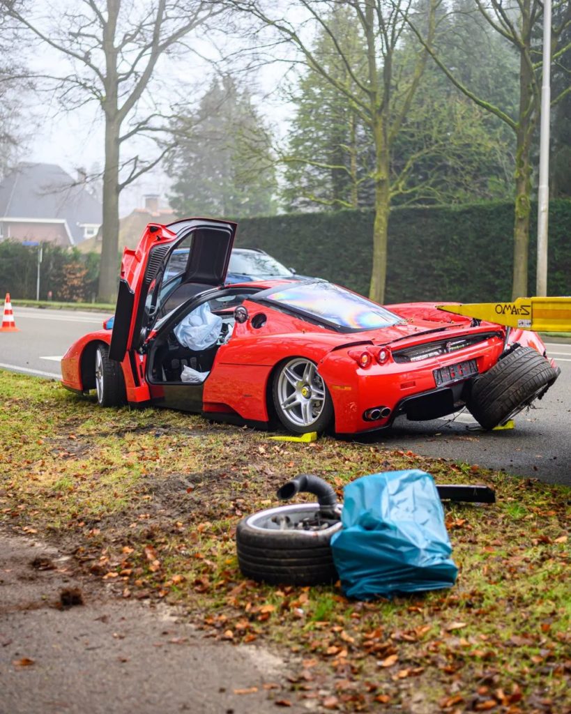 Ferrari Enzo попал в дорожную аварию около Амстердама - Автомобильное  издание Клаксон. Ferrari. Ferrari Enzo. Новости. Новости сегодня. Последние  новости.