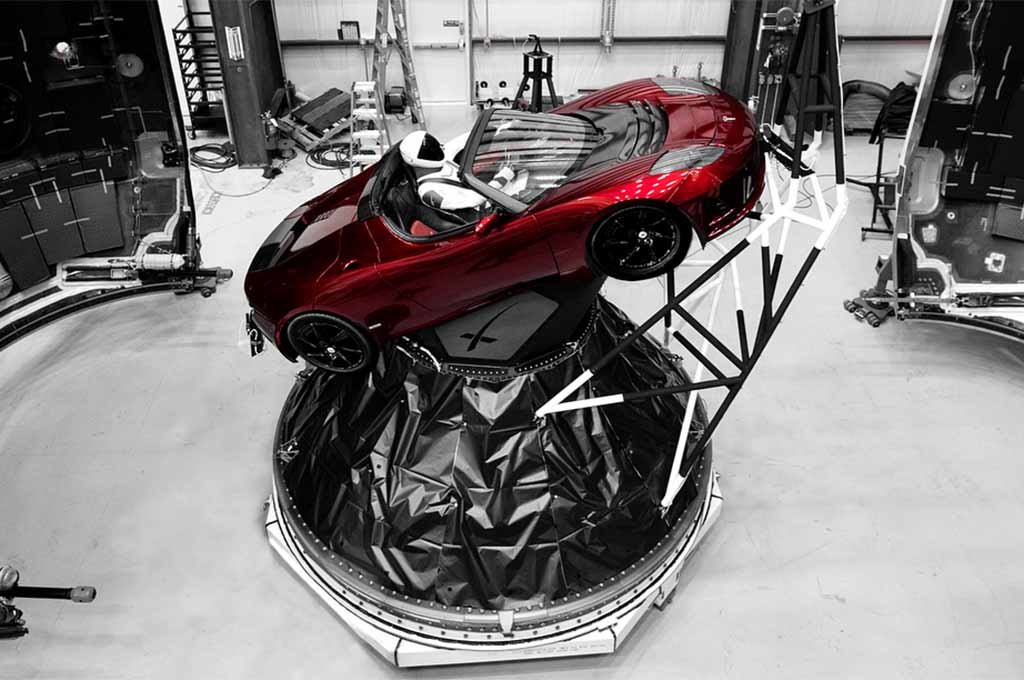 Tesla Roadster пролетел более 3 миллиардов километров в космосе