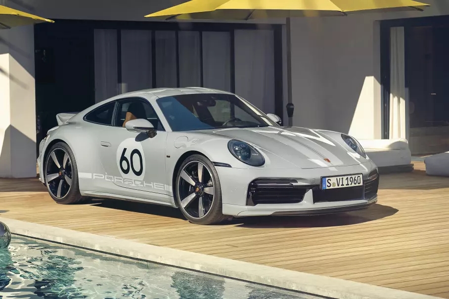 Представлен Porsche 911 в ретроверсии Sport Classic