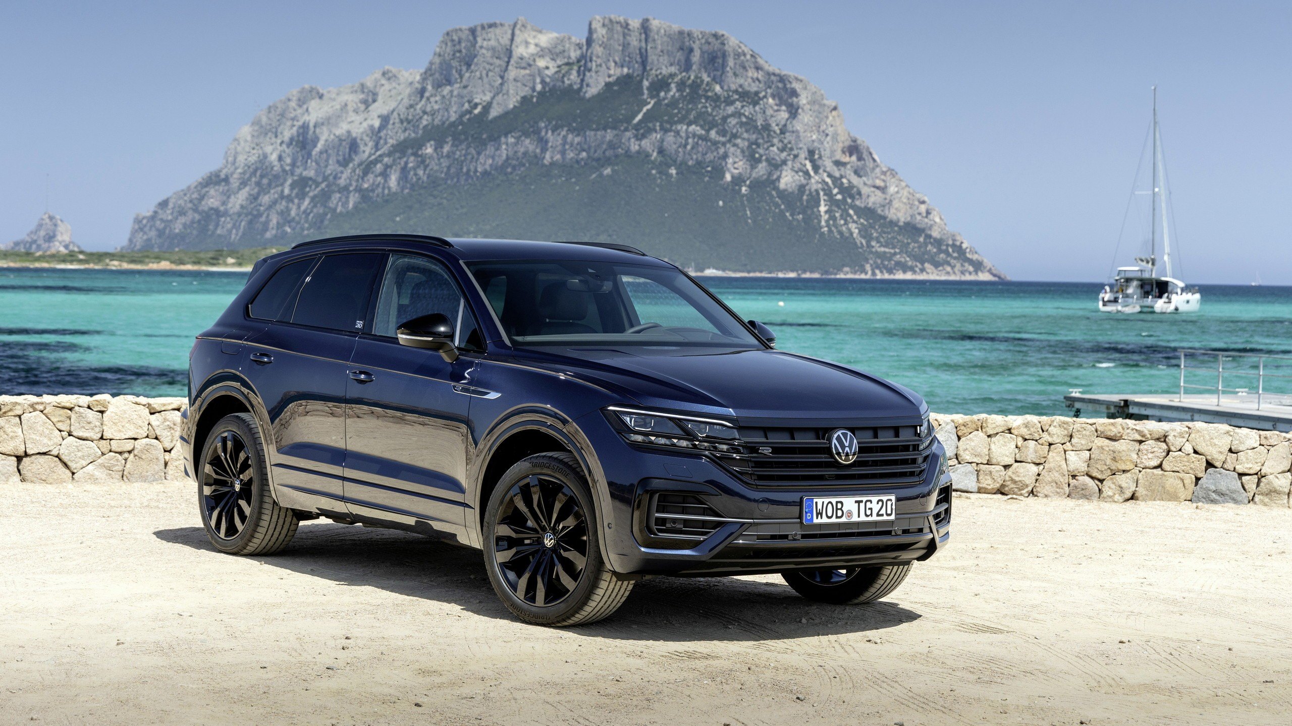 vw touareg 2022 black