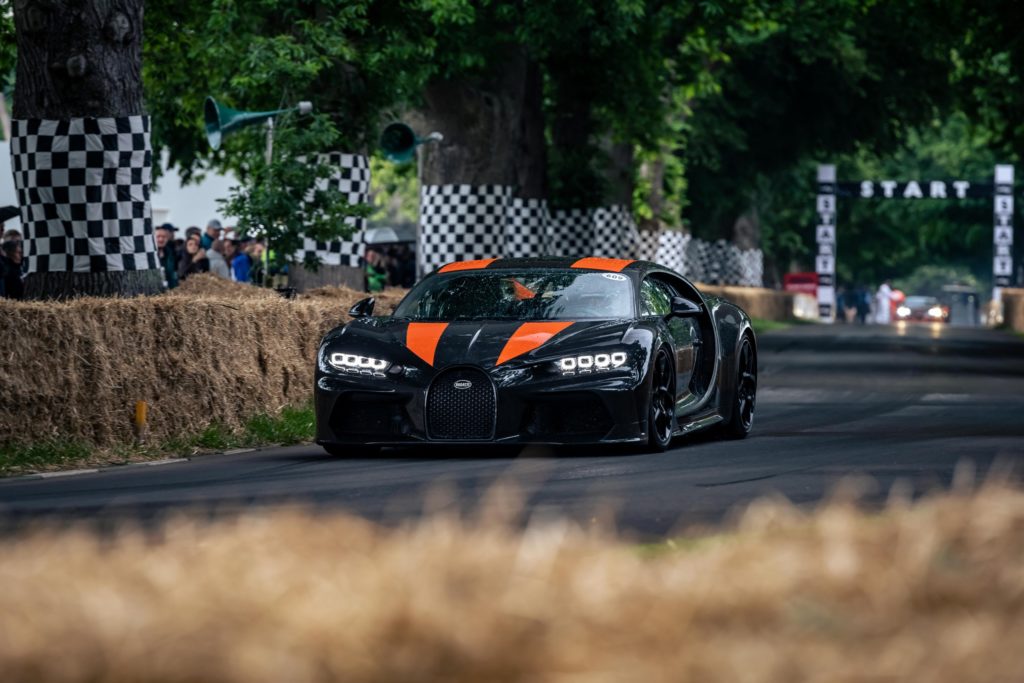 Bugatti Chiron Super Sport 300+ передан последнему владельцу