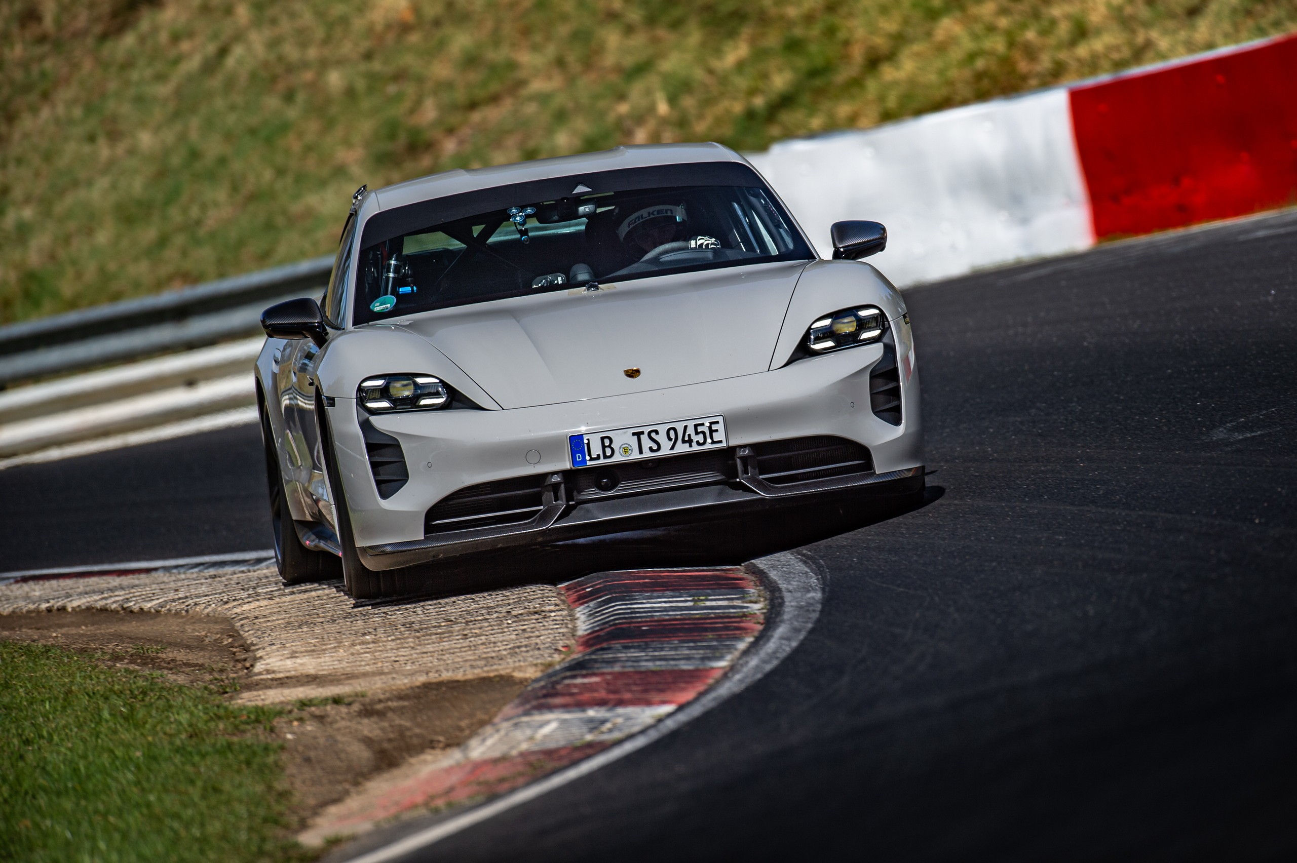 Porsche Taycan Turbo s 2020