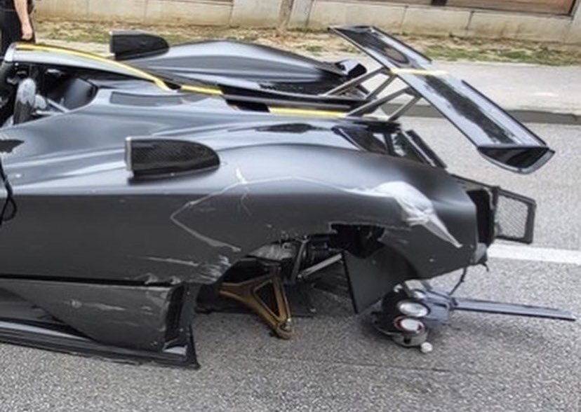Один из трех Pagani Zonda HP Barchetta попал в аварию