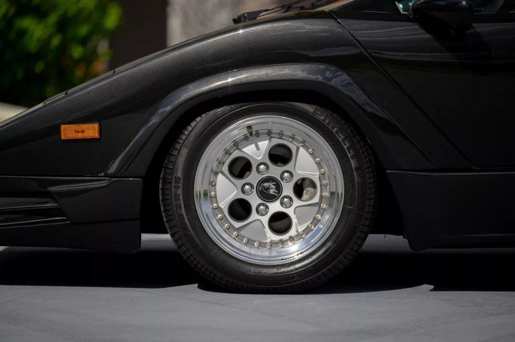 Продается Lamborghini Countach с пробегом 250 километров