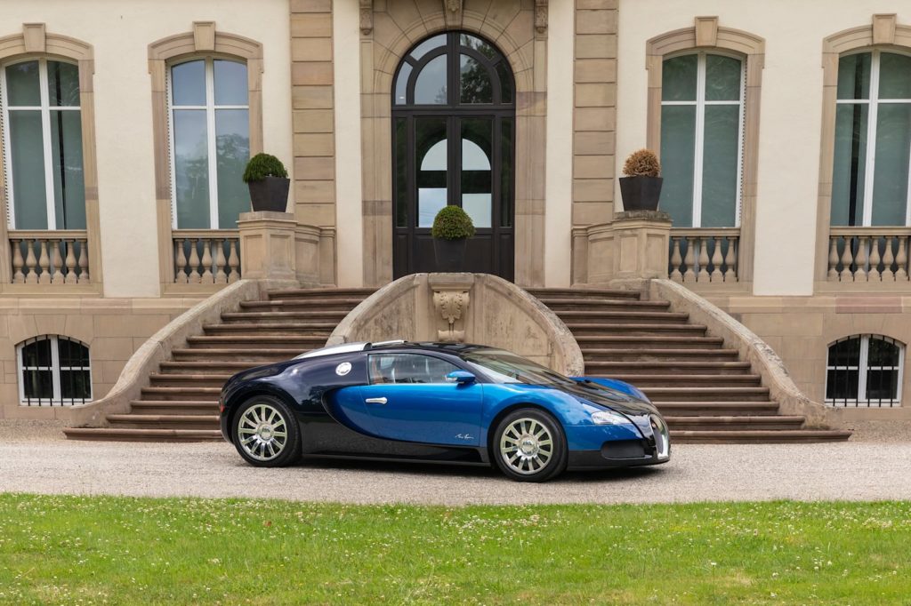 Bugatti полностью отреставрировала два Veyron