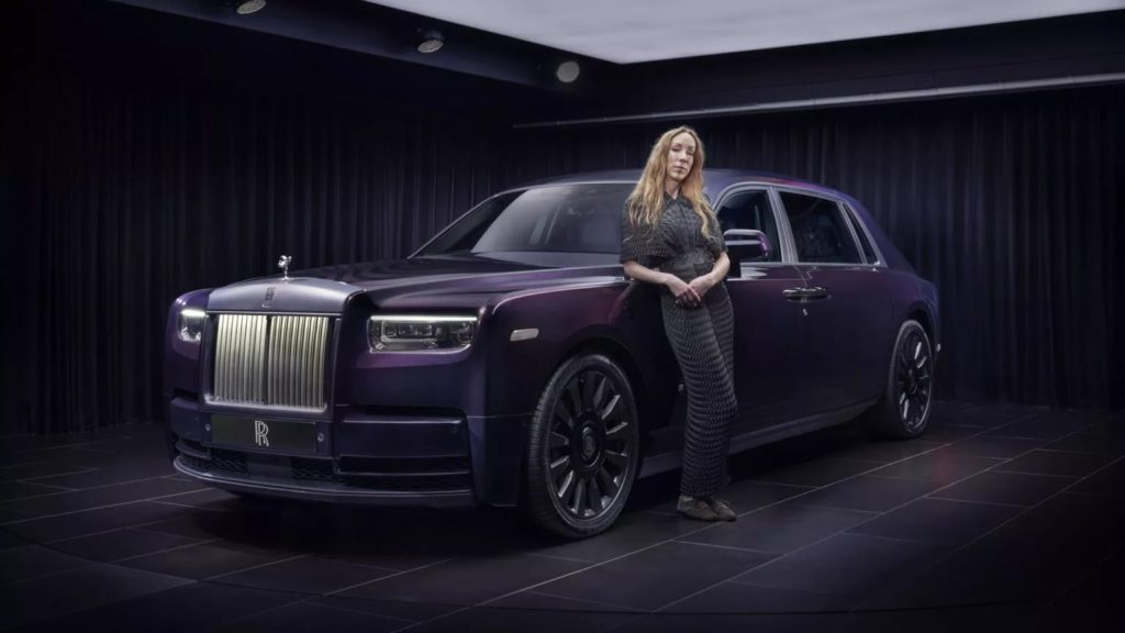 Rolls-Royce совместно с голландским модельером Айрис ван Херпен создал на заказ уникальный Phantom