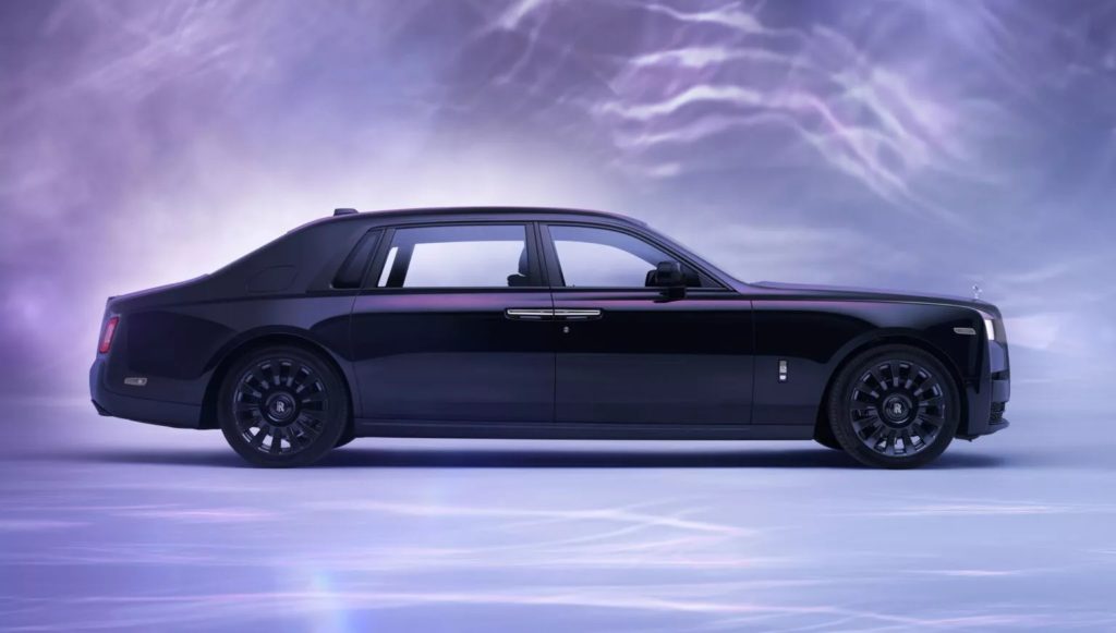 Rolls-Royce совместно с голландским модельером Айрис ван Херпен создал на заказ уникальный Phantom