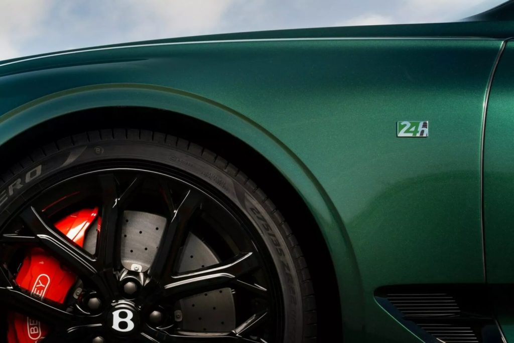 Bentley Continental GT и GTC получили детали гоночного автомобиля