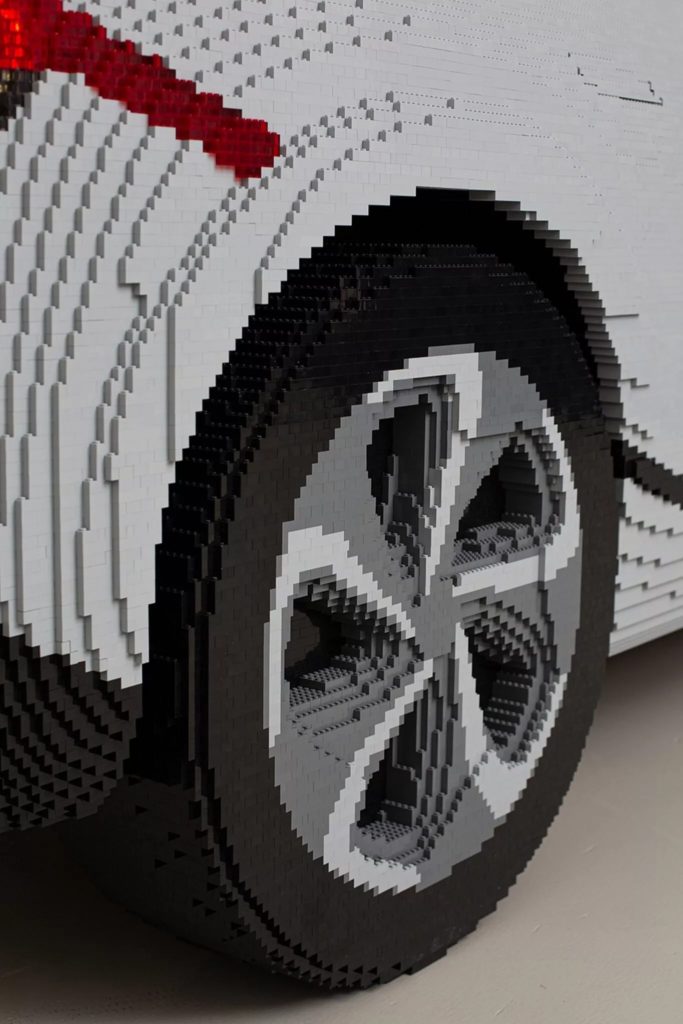 Kia EV6 построили из LEGO