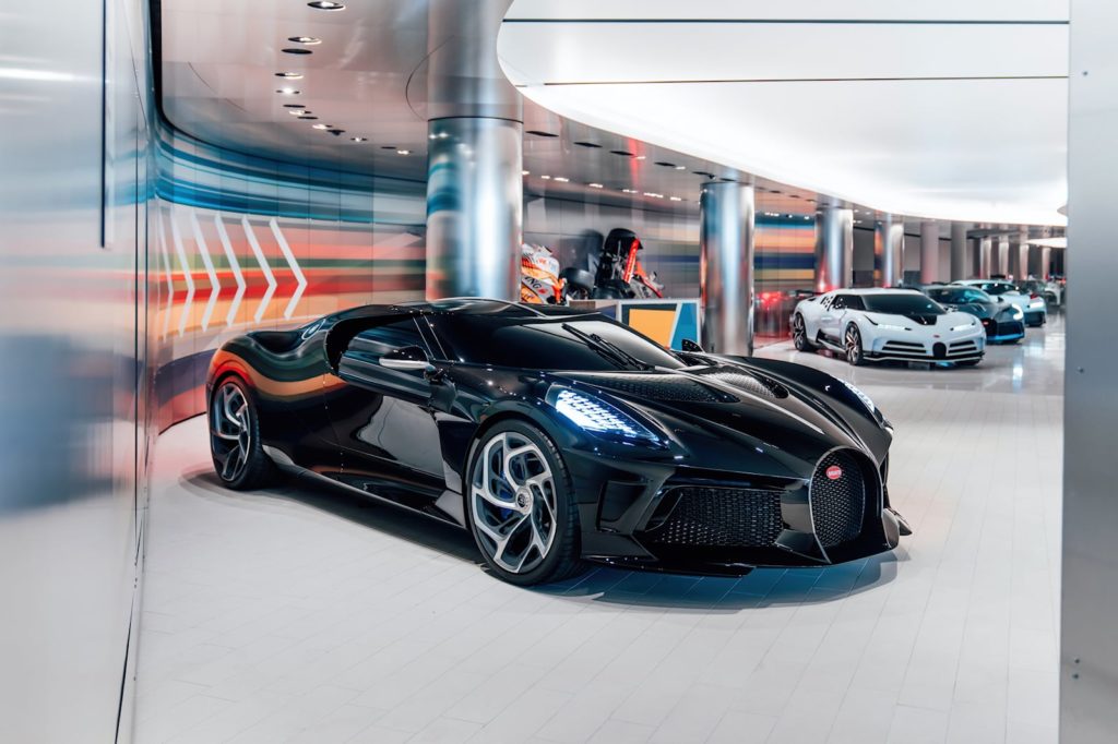 Bugatti открыла шоу-рум на трассе Формулы-1