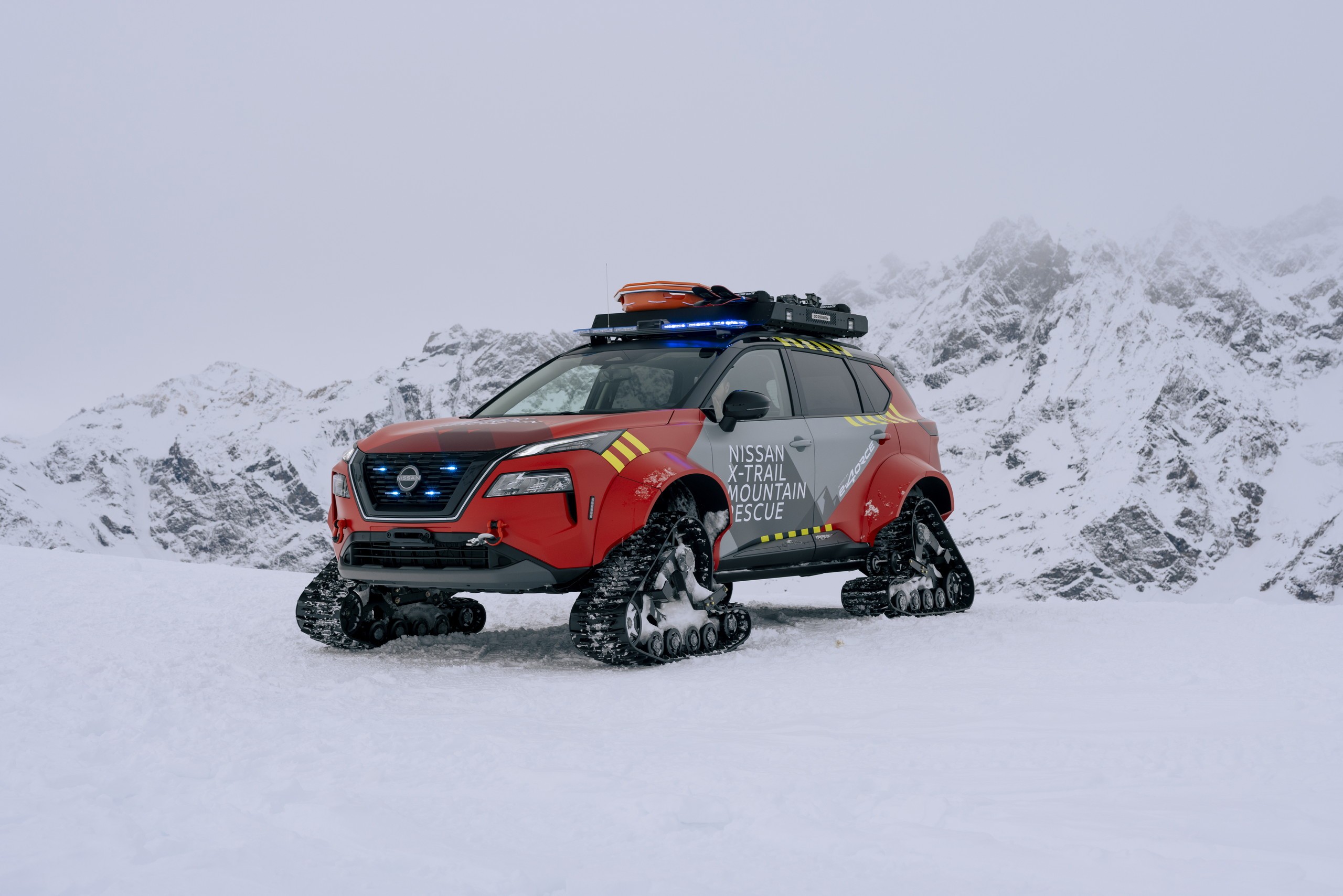 Представлен машина скорой помощи на гусеницах Nissan X-Trail Mountain  Rescue Concept - Автомобильное издание Клаксон. Nissan. Nissan X-Trail  Mountain Rescue Concept. Новости. Новости сегодня. Последние новости.