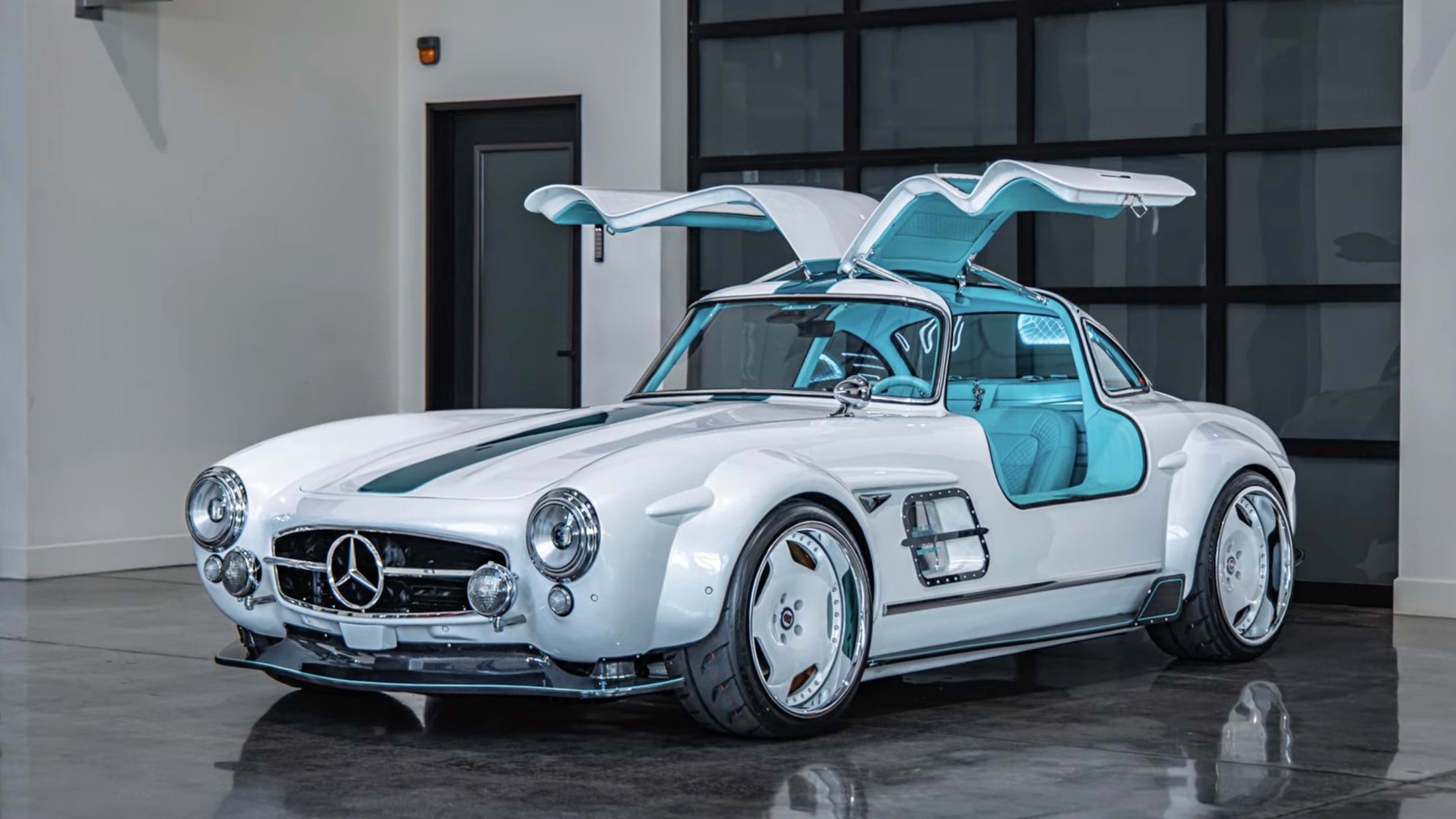 В США Tesla Model 3 переделали в рестомод классического Mercedes-Benz 300  SL Gullwing - Автомобильное издание Клаксон. Tesla. Tesla Model 3. Новости.  Новости сегодня. Последние новости.